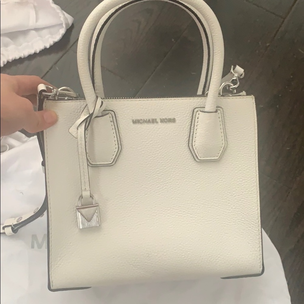 Micheal Kors Optic MD Messenger